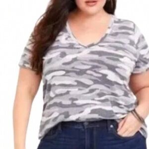 torrid Grey Camo V-Neck Short Sleeve Tee